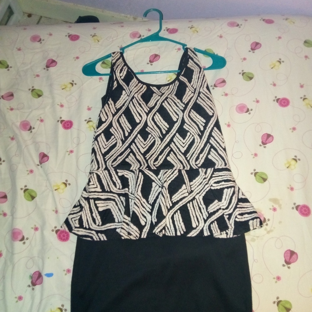 Dress - Picture 3 of 3